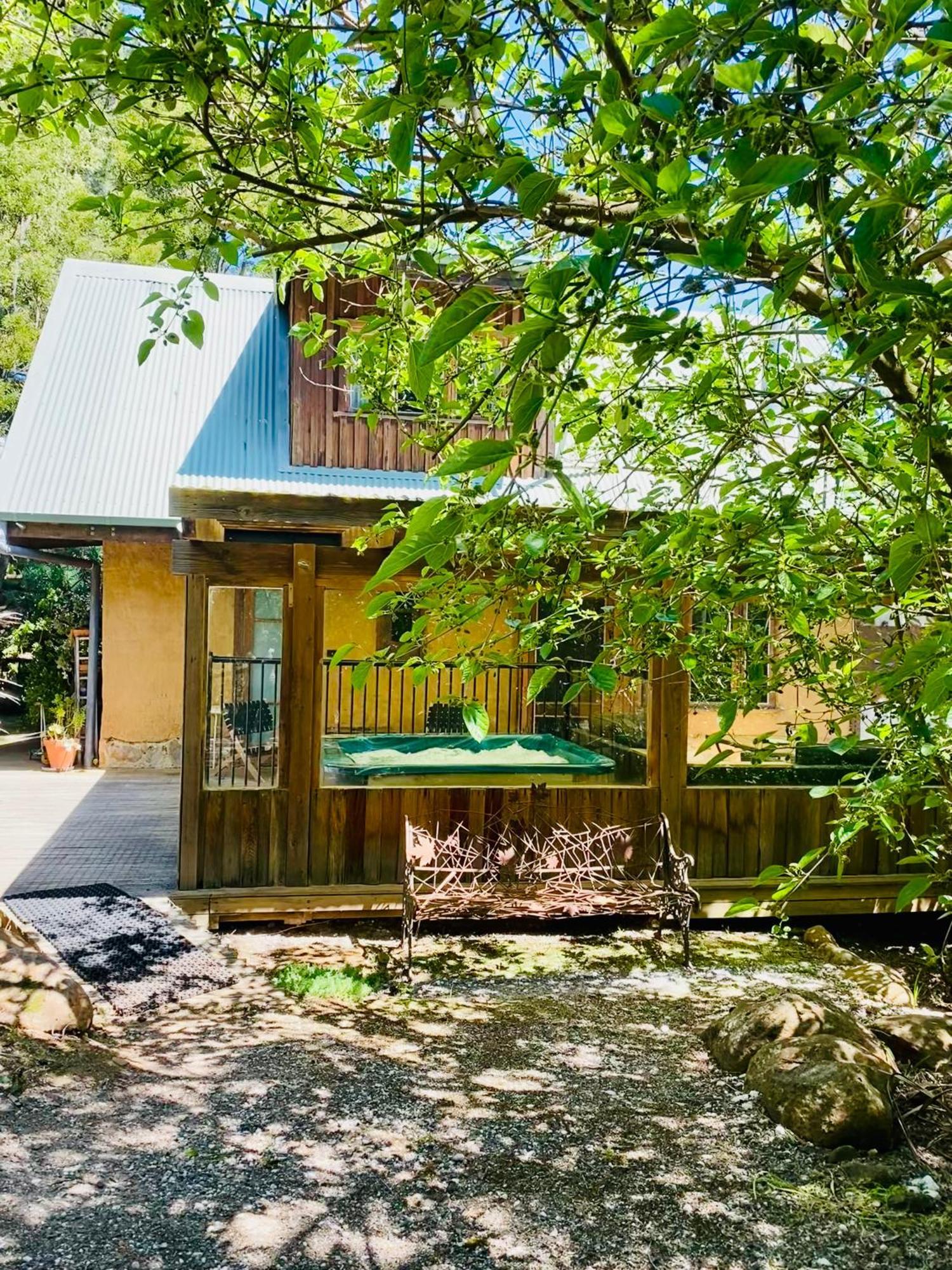 Апартаменти Sutton Spring Art Retreats Дейлсфорд Екстер'єр фото